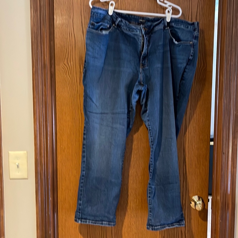 Lee jeans woman’s plus 22W curvy fit straight leg